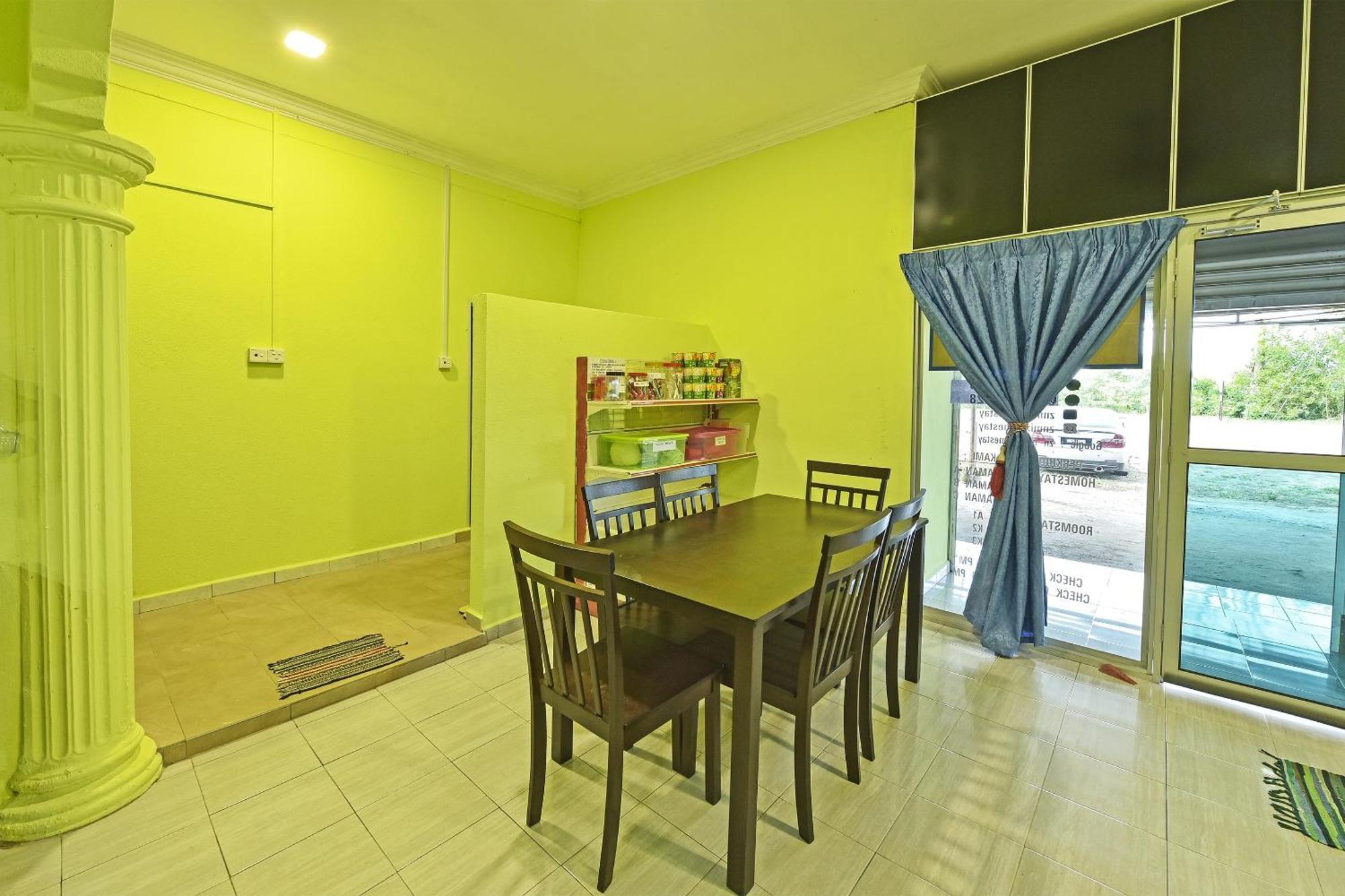 Oyo 90551 Zn Mix Homestay & Roomstay Kampung Raja Luaran gambar