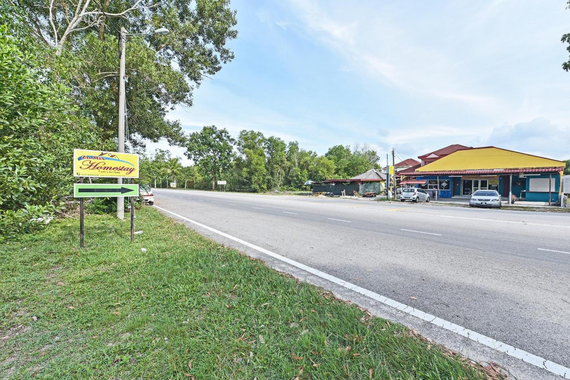 Oyo 90551 Zn Mix Homestay & Roomstay Kampung Raja Luaran gambar